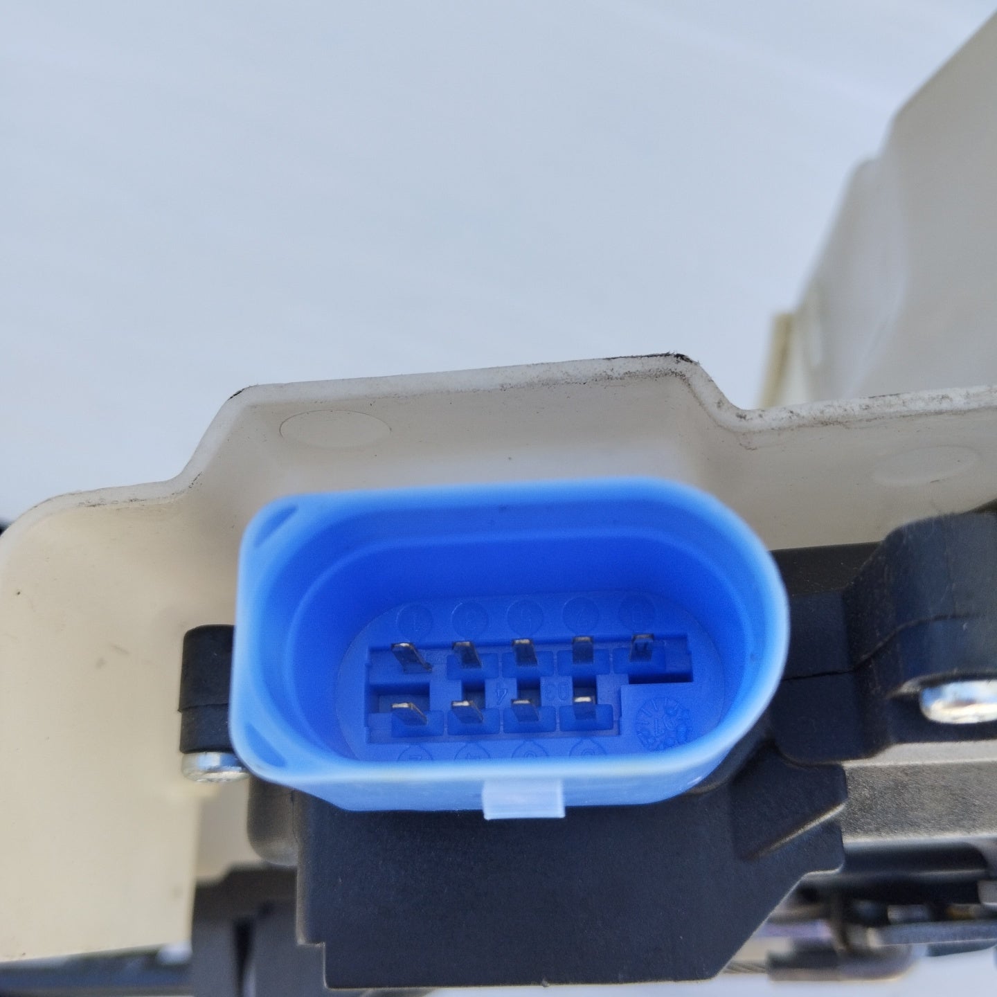 Serratura anteriore sx Volkswagen Golf 5 Cod. 1k4837085b 9 pin ecoAG5171