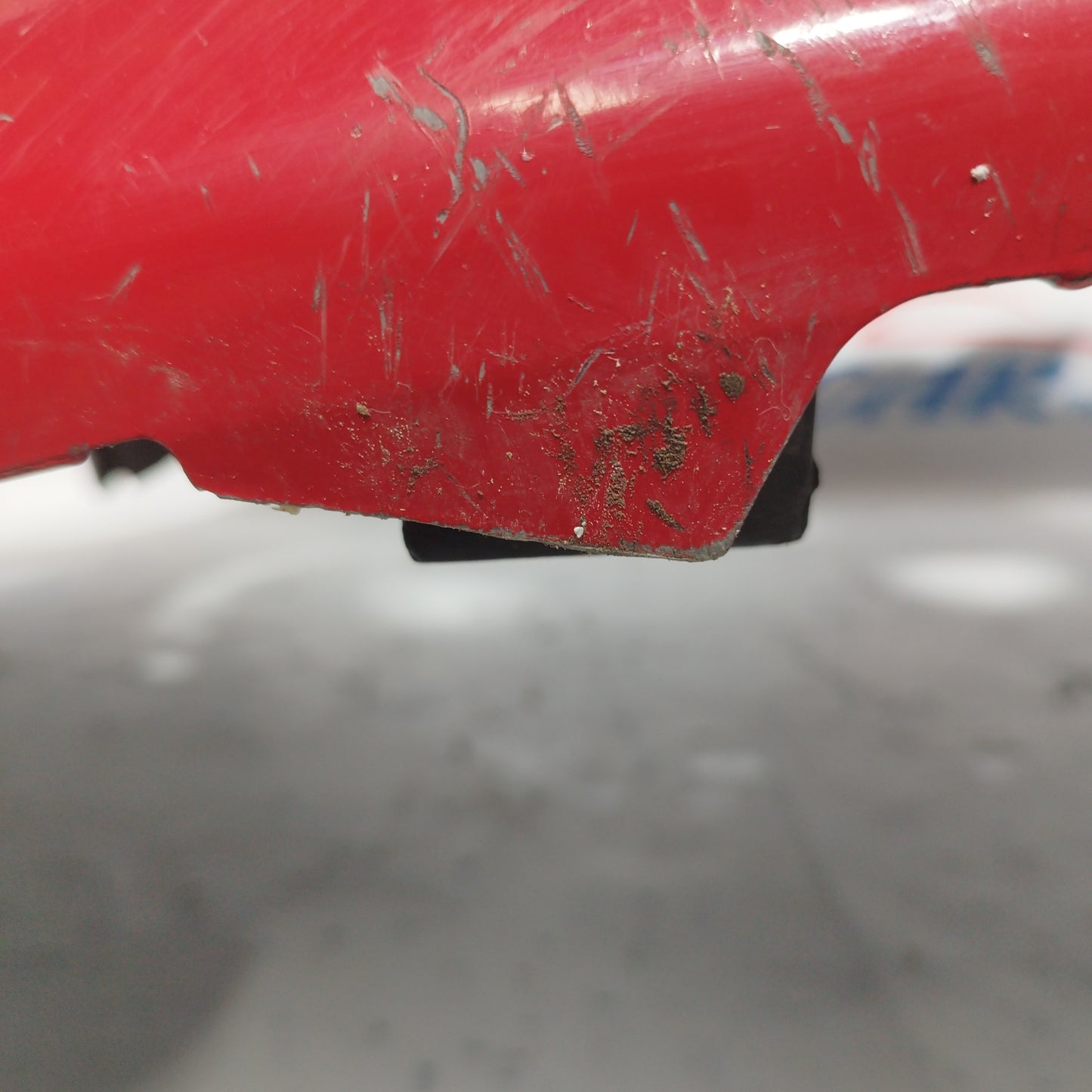 Red front bumper Citroen C1 2005 ecoAC8341