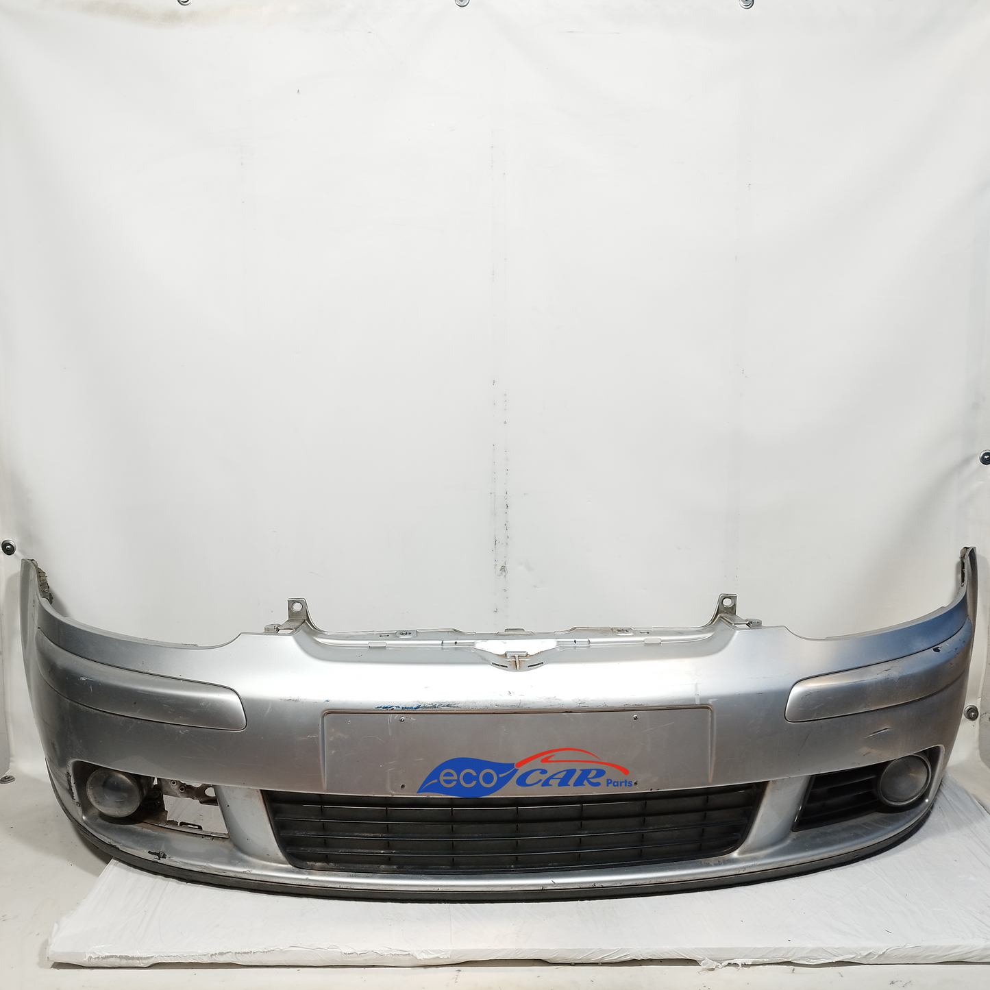 Volkswagen Golf 5 2006 ecoAC12758 Silbergraue Frontstoßstange