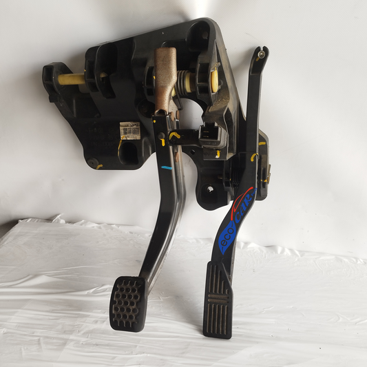 Brems-/Gaspedale Chevrolet Spark 1.0 B 2011 ecoAC12820