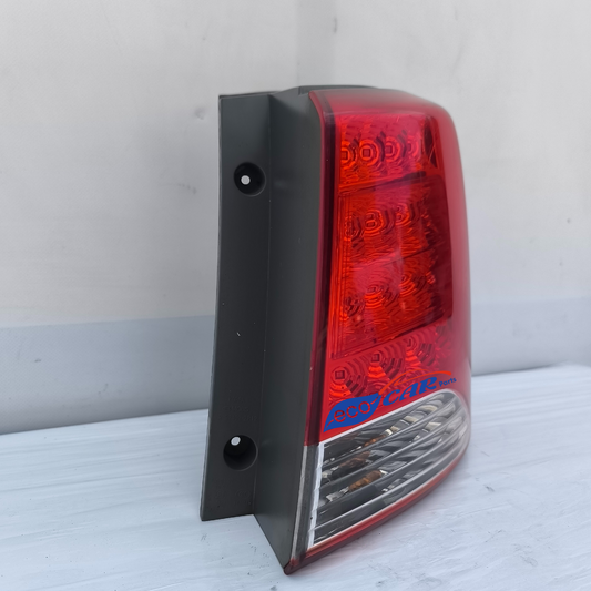 Kia Sorento 2012 Right Outside Rear Light Has Chip and Scratches Inside ecoAG6934