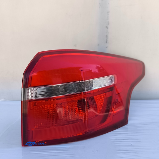 Ford Focus SW 2015 rechte äußere Rückleuchte ecoAG7404