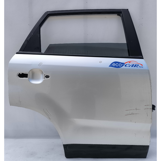 Rear right door Kia Sorento year 2012 gray has small dents and scratches ecoAG7001