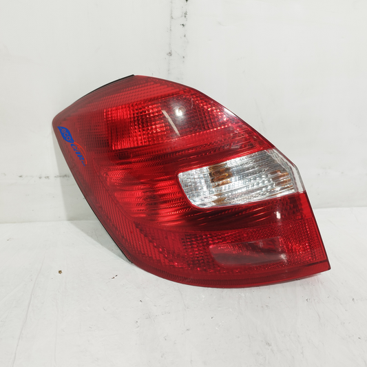 Linke Rückleuchte Skoda Fabia 2010 Code: 5J6945095 ecoAC13931