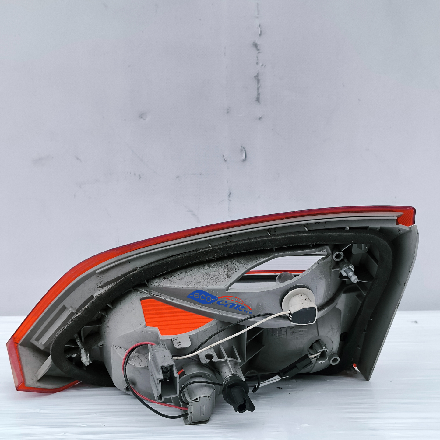 Linke innere Rückleuchte Ford Focus SW Baujahr 2015 ecoAG7450 leicht zerkratzt