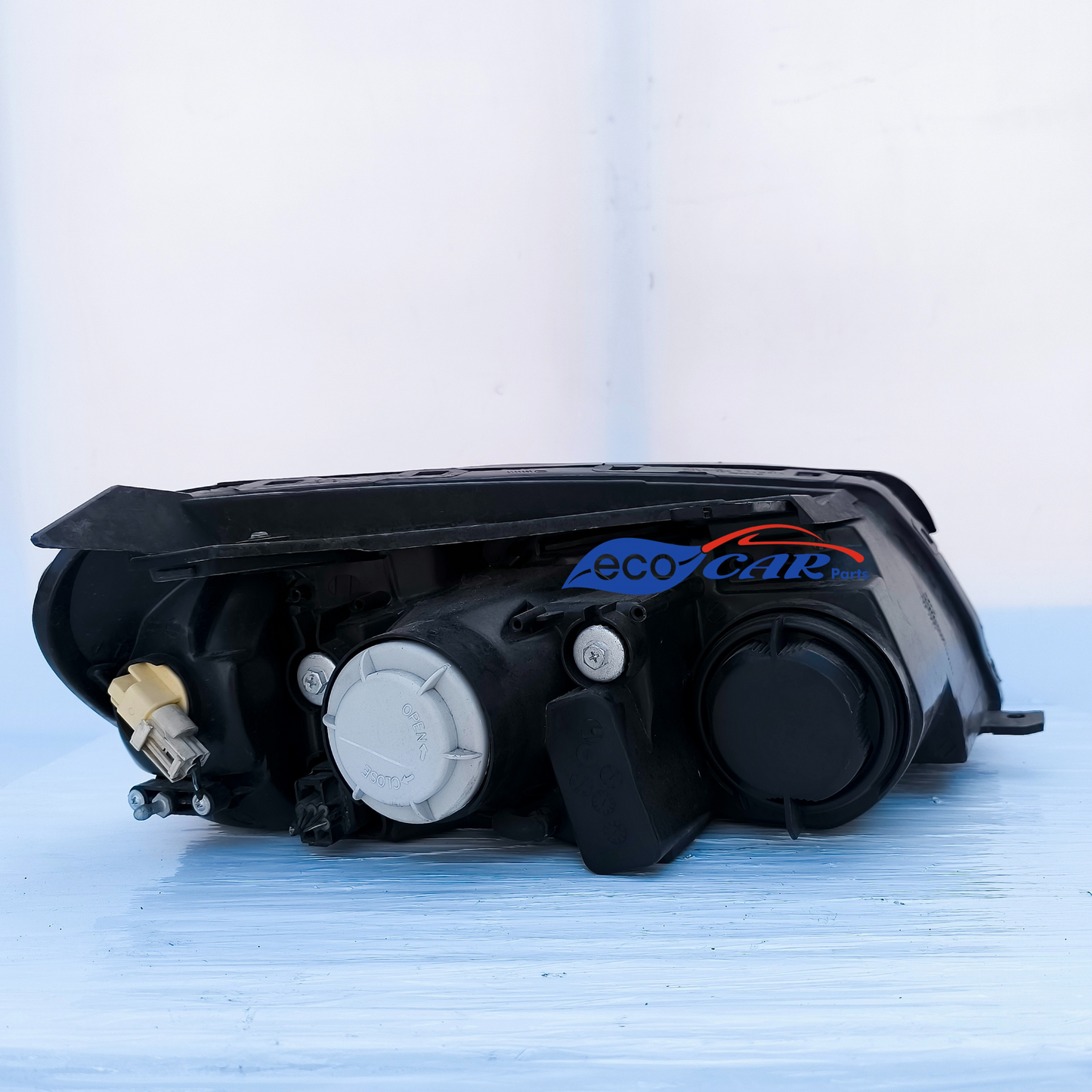 Chevrolet Captiva left front light year 2008 ecoAG6690