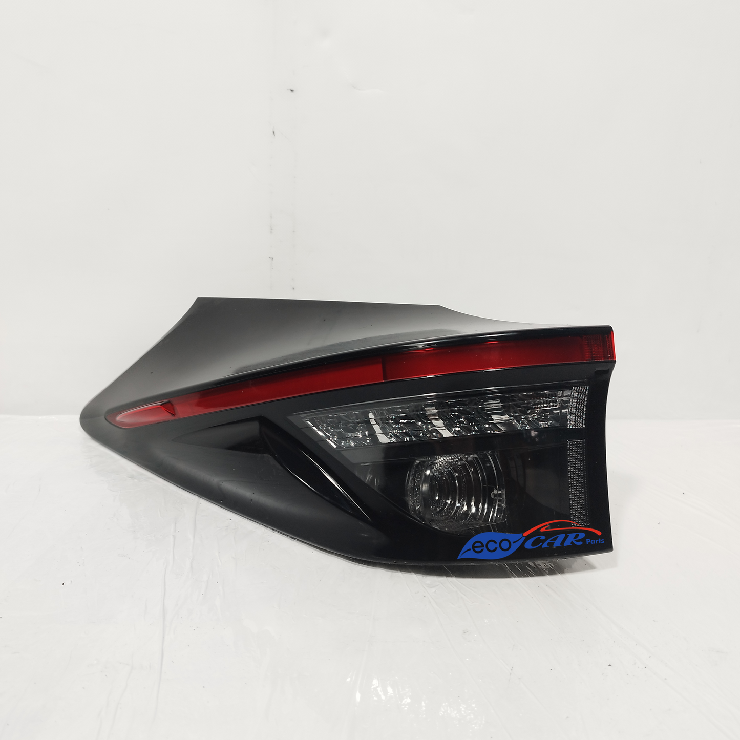 Toyota Yaris Cross 2021 ecoAC11997 LED-Rückleuchte links außen