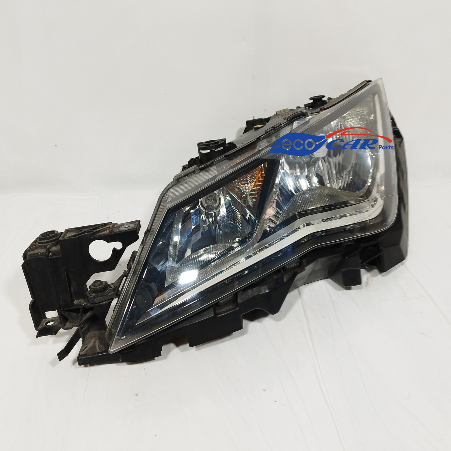 Linker Frontscheinwerfer Seat Leon 2015 ecoAC11752