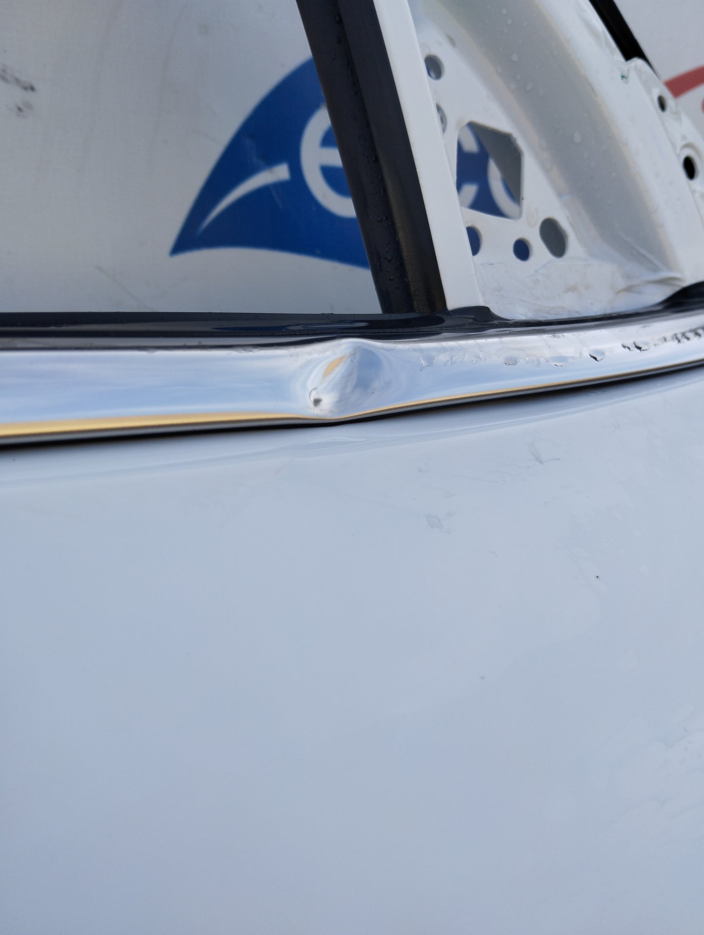 Weiße vordere rechte Tür MG ZS 2022 ecoAG5324