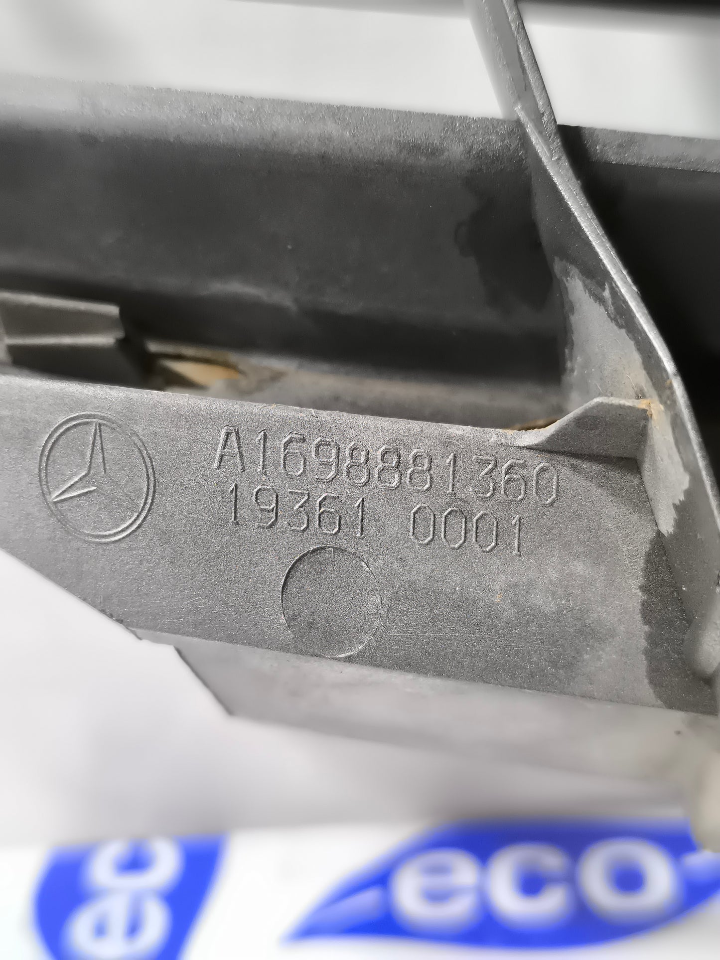 Mercedes A-Class w169 silver grey front grille Cod. A1698881360 ecoAG6209 slightly scratched and chrome plating with signs of wear