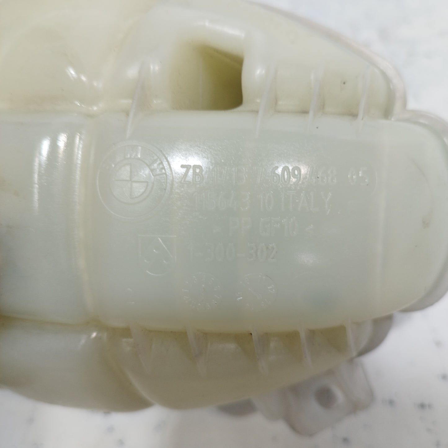 Ausgleichsbehälter BMW F20 1er Reihe 2013 Code: ZB1713760946805 ecoAC8398