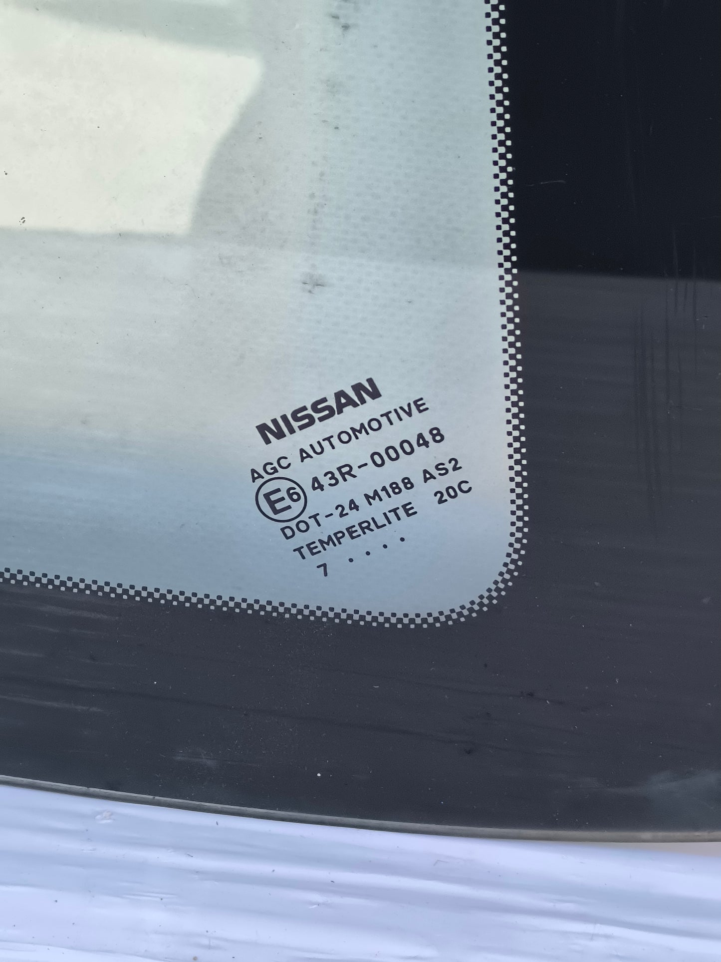 Heck rechter Windabweiser Nissan Qashqai Baujahr 2010 Code e643R-00048ecoAG7373