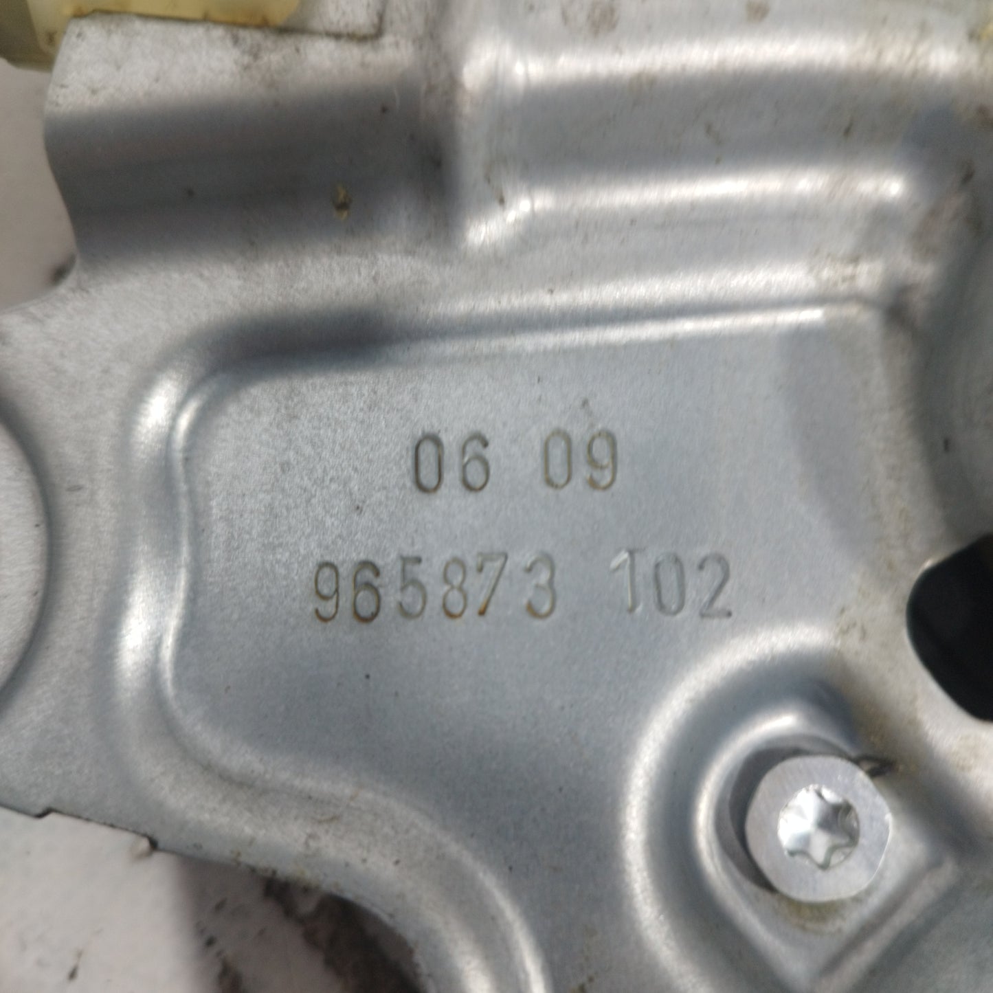 Front right rack Opel Insignia 2013 code: 965873102 ecoAC8627
