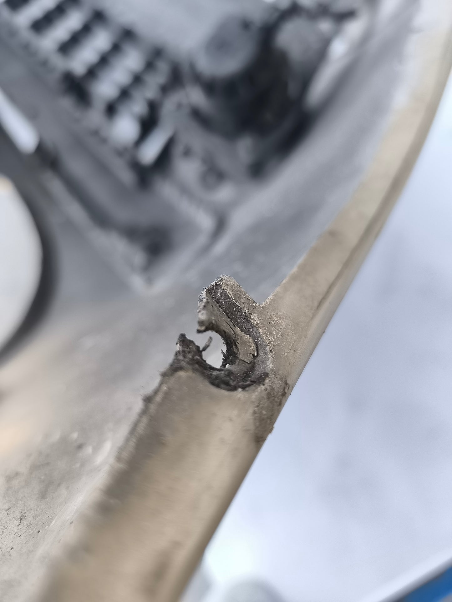 Paraurti anteriore grigio Lancia Musa anno 2006 ecoAG7124