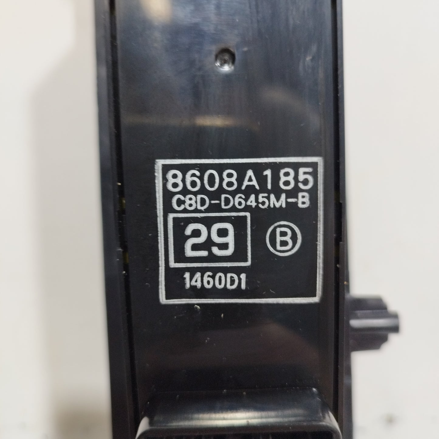 Front left button panel Peugeot 4007 2008 Code: 8608A185 ecoAC9135