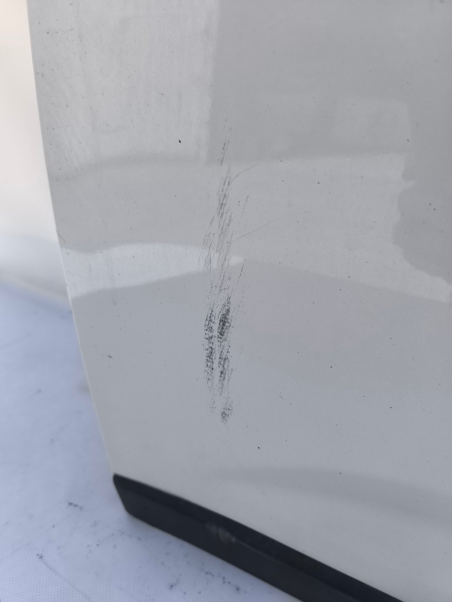 Chevrolet Orlando ecoAG6874 White Left Front Door