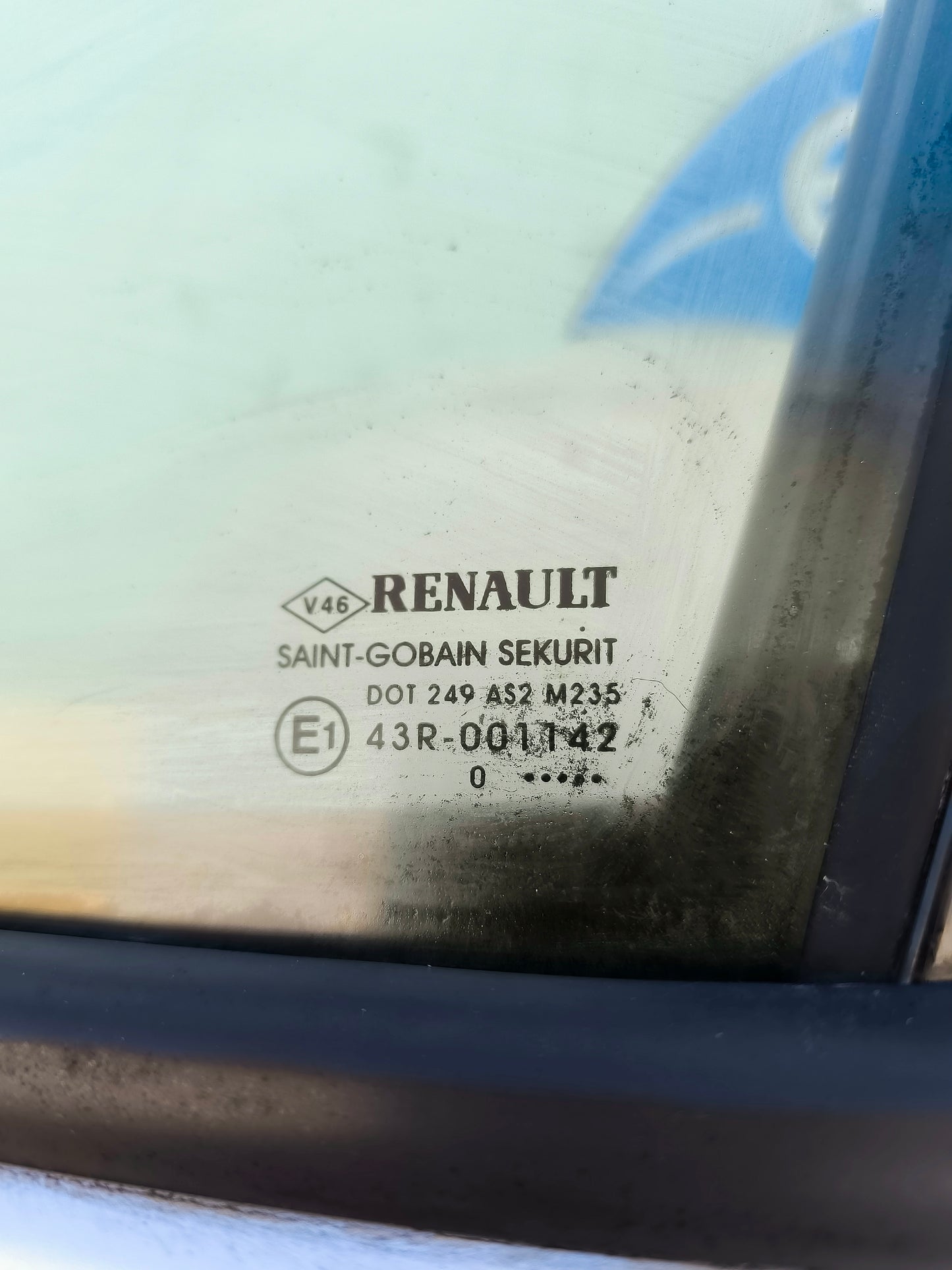 Front door left silver grey Renault Megane 2011 ecoAG5913