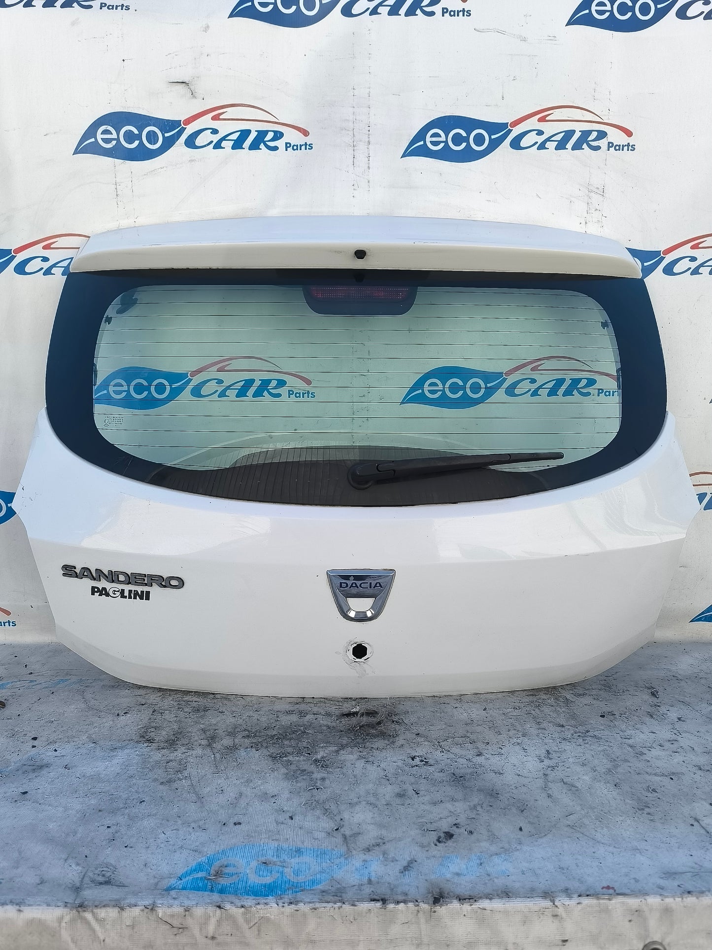 White tailgate Dacia Sandero 2012 ecoAG5912
