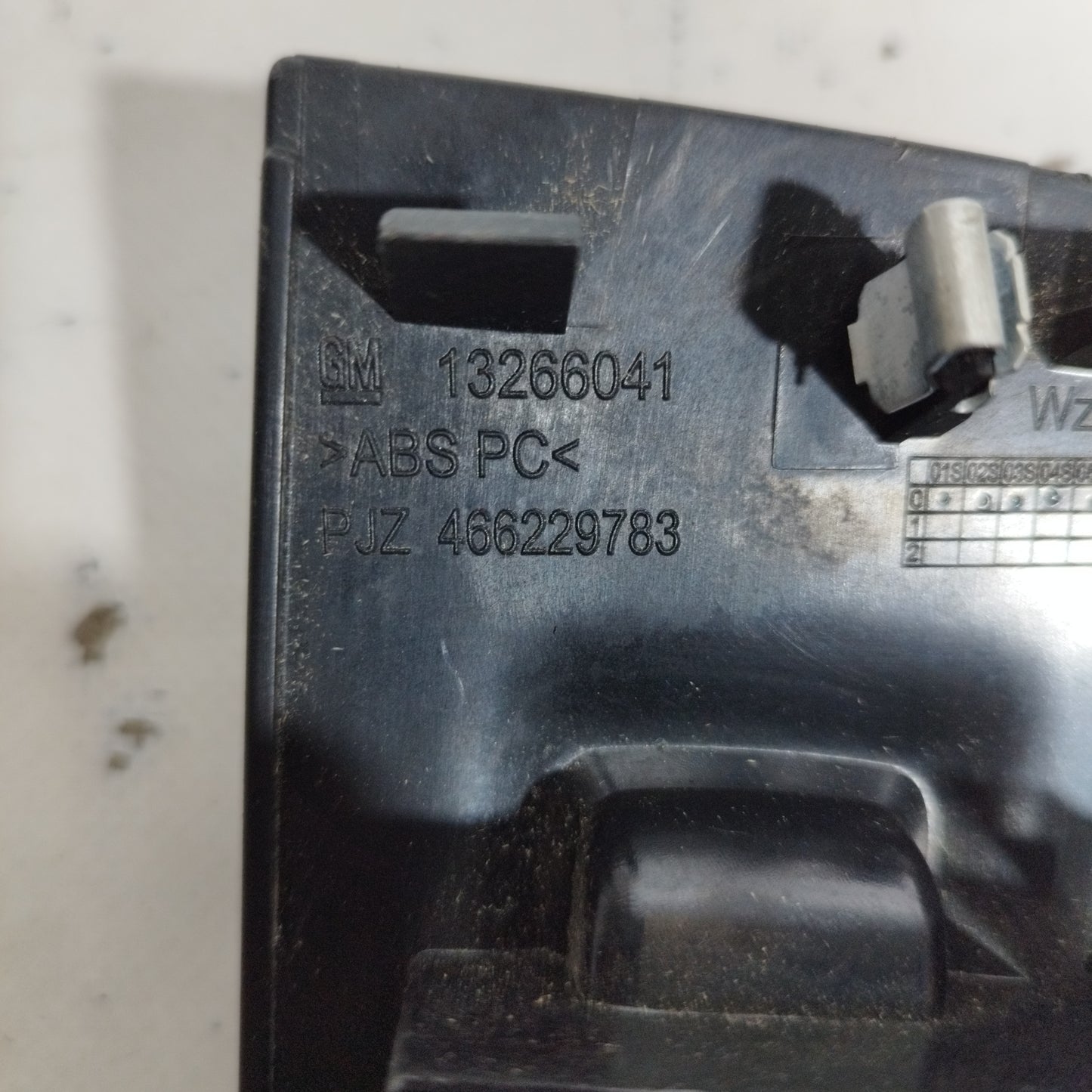 Pulsantiera anteriore dx Opel Meriva B 2010 Cod: 13266041 ecoAC8547