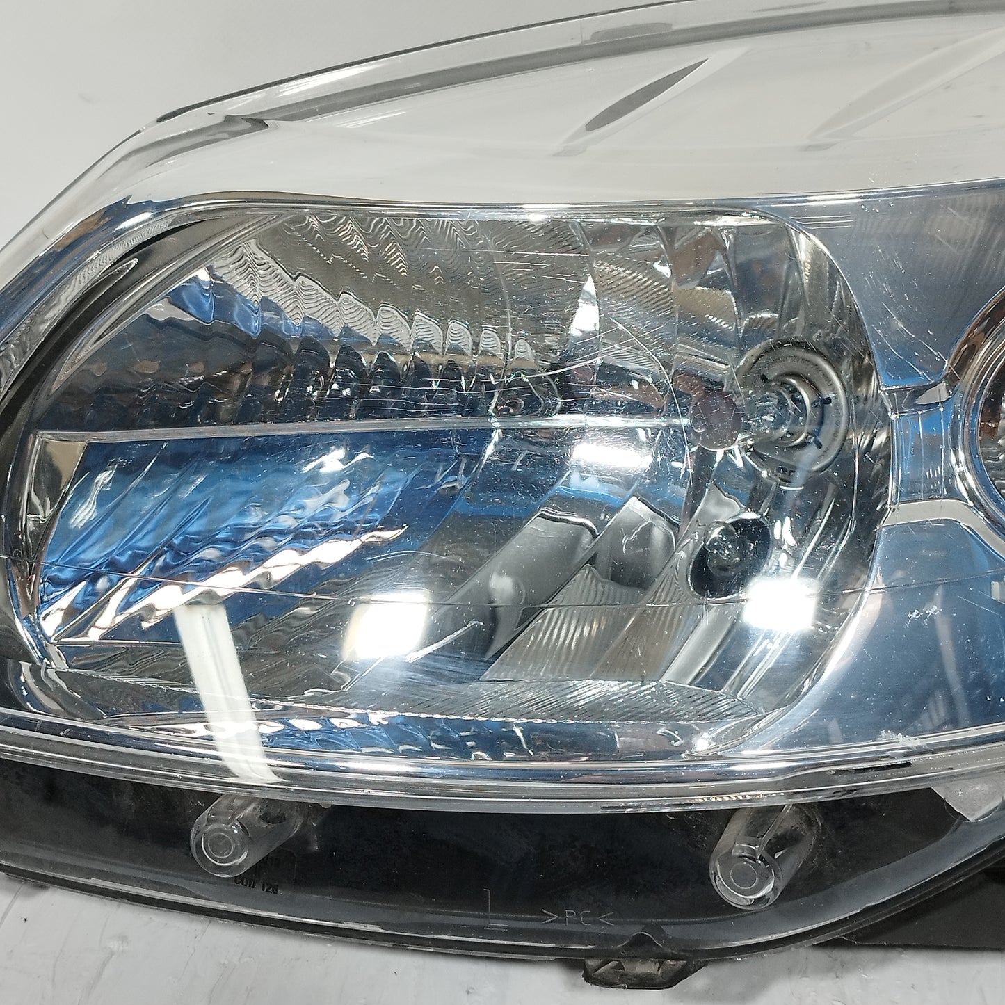 Fanale anteriore sx Dacia Sandero 2010 ecoAC12033
