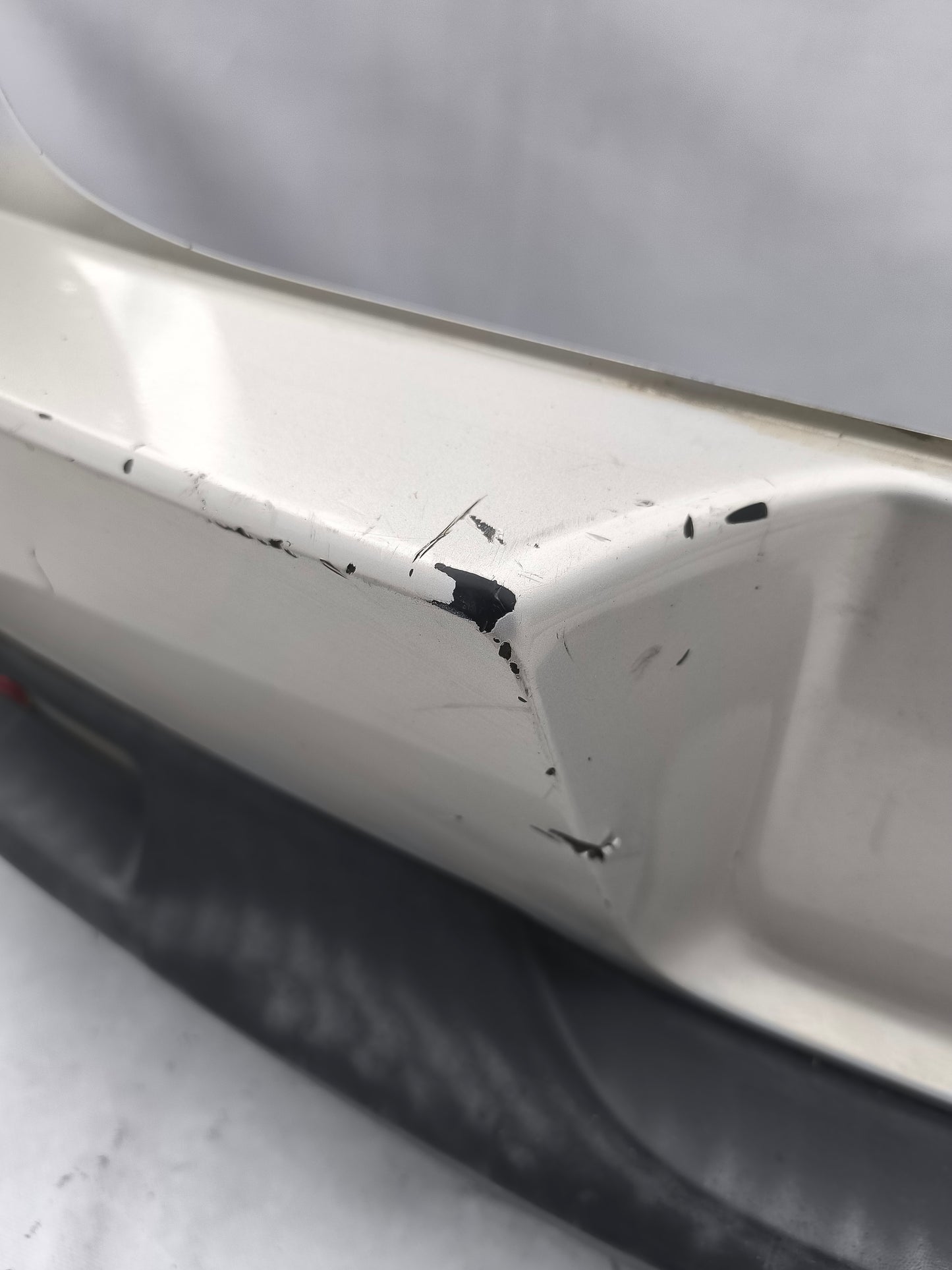 Paraurti posteriore grigio Volkswagen Tiguan con sensori di parcheggio anno 2009 ecoAG7508