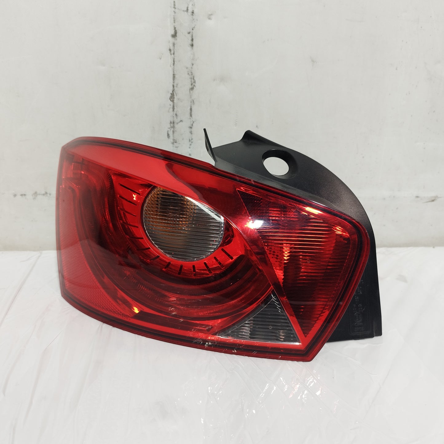 Fanale posteriore sx Seat Ibiza (6J) 2008-2012 cod: 6J4945095K ecoAC16408