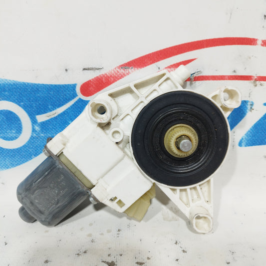 Front right windshield wiper motor Mercedes C-Class W204 2007 code: A2048200242 ecoAC9790
