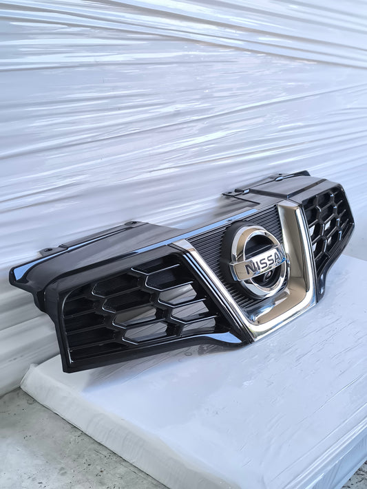 Mascherina anteriore con telecamera Nissan Qashqai (J10) 2010-2013 Resyling cod: A0455283 ecoAG8499