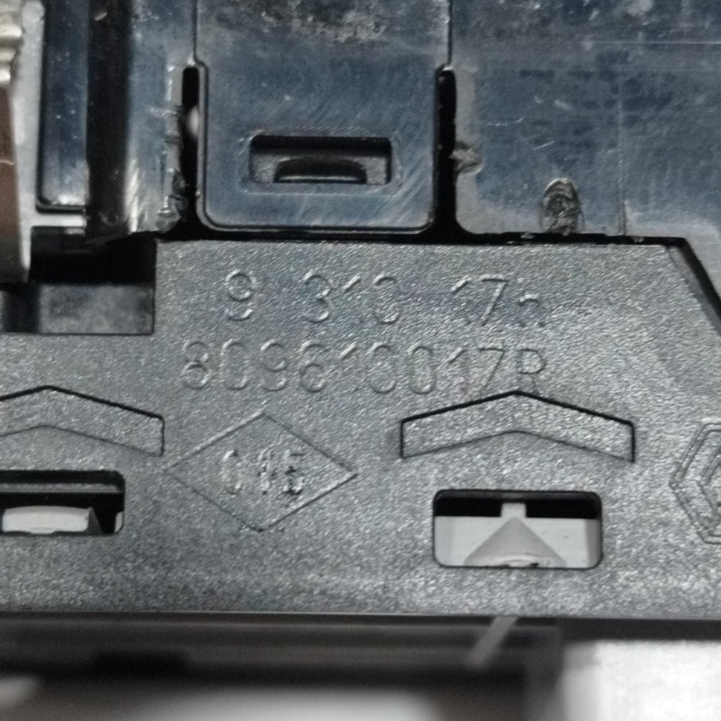 Pulsantiera anteriore sx Renault Megane 2010 Cod: 809610017R ecoAC10841