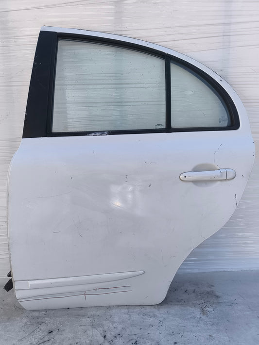 Sportello bianco posteriore sx Nissan Micra k13 2010-2013 ecoAG8035