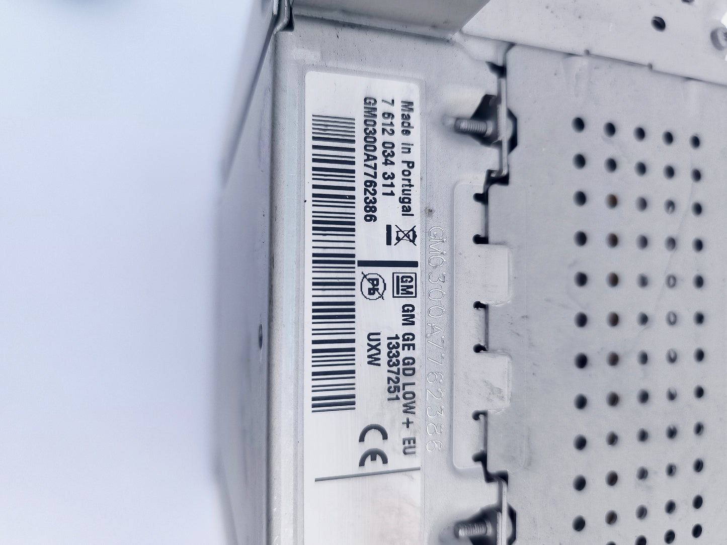 Car radio Opel Astra J / Meriva B / Insignia year 2010 Cod.13337251 ecoAG6411