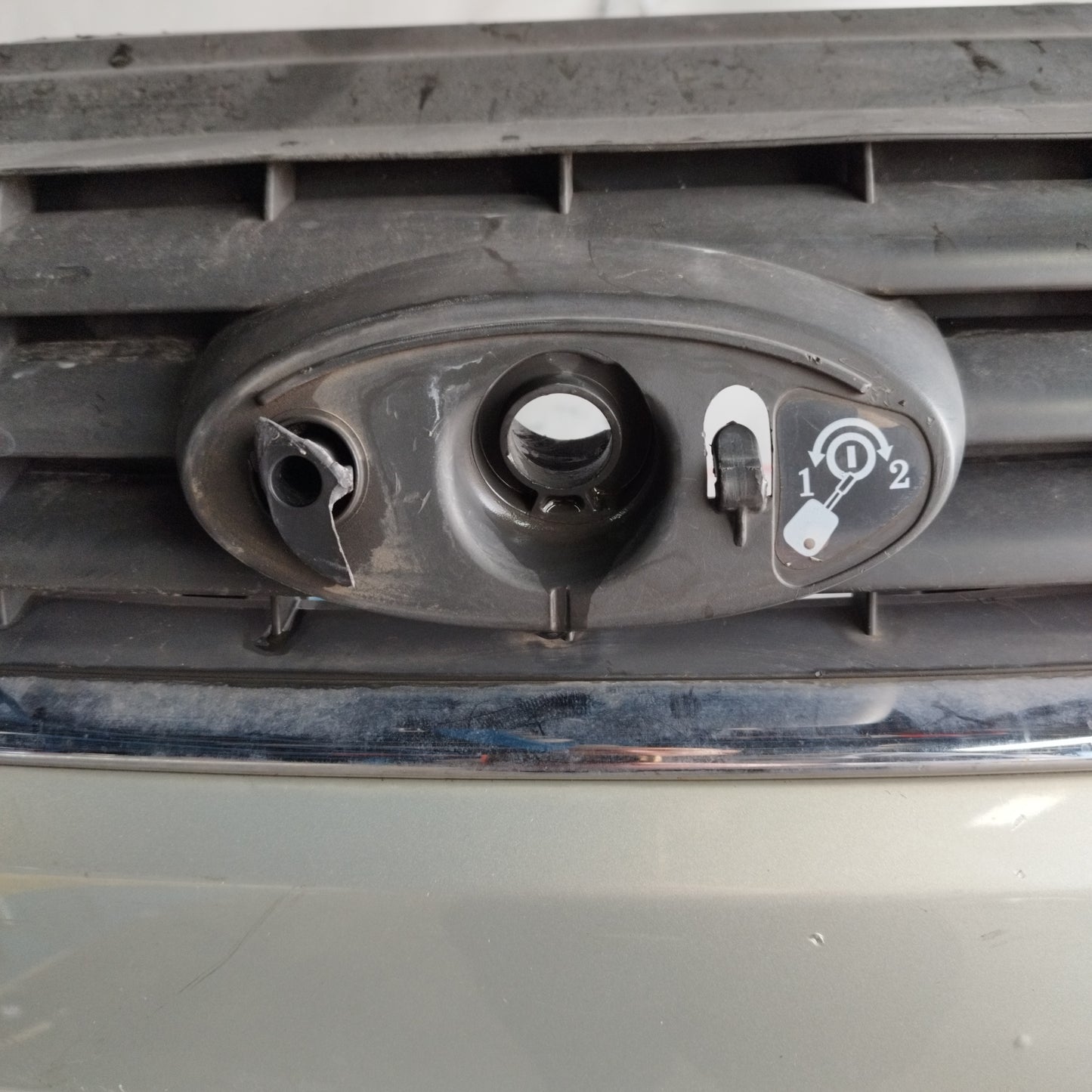 Paraurti anteriore grigio perlato Ford Kuga 2009 ecoAC10826