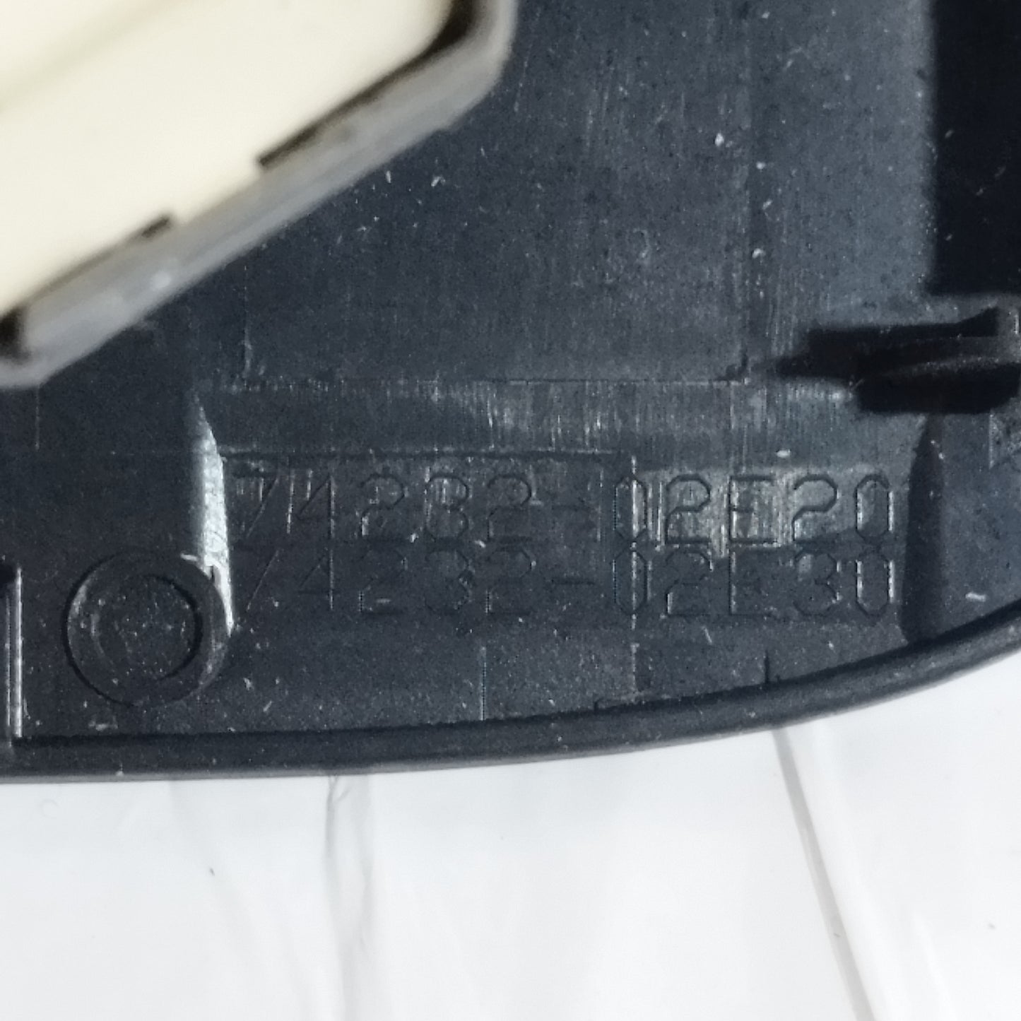 Pulsantiera anteriore sx Toyota Auris 2018 Cod: 74232-02E30 ecoAC12141