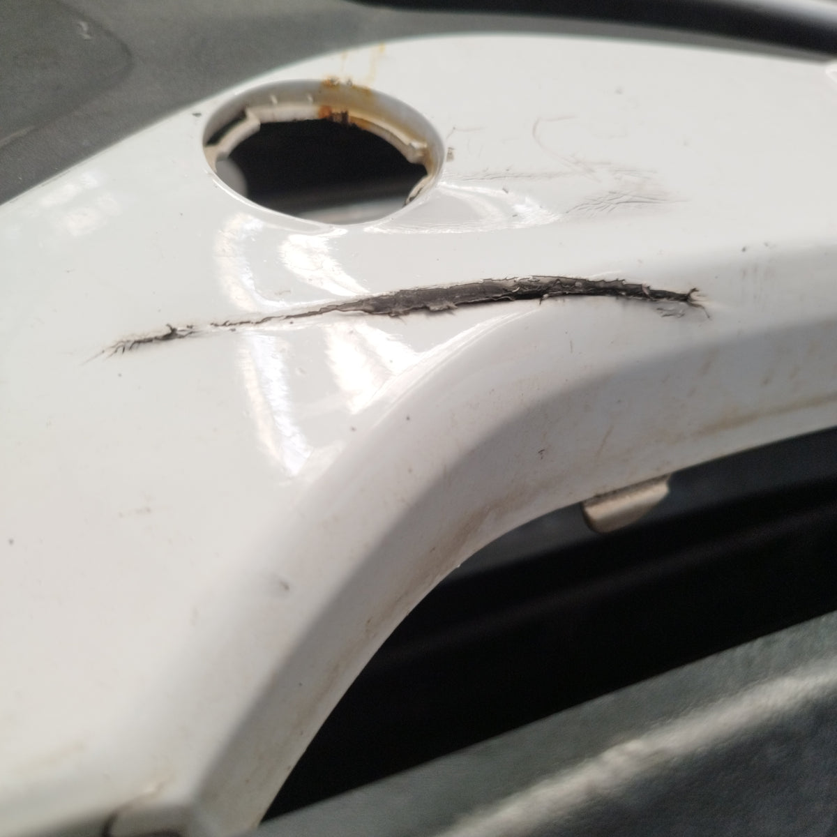 Paraurti anteriore bianco Kia Sportage III (SL) 2010-2013 ecoAC17309