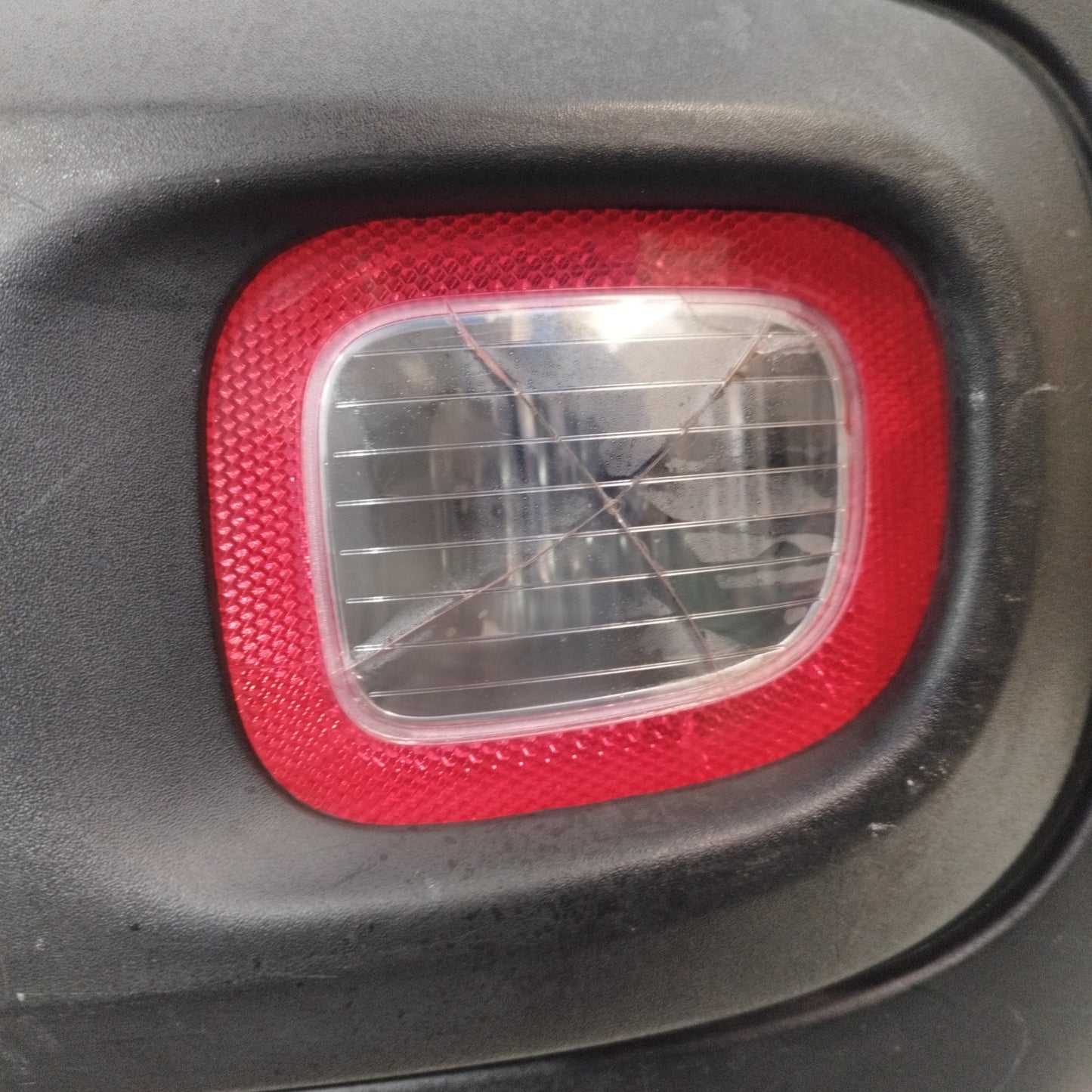 Schwarzer Kunststoff-Heckstoßfänger Fiat New Panda 2014 ecoAC10829