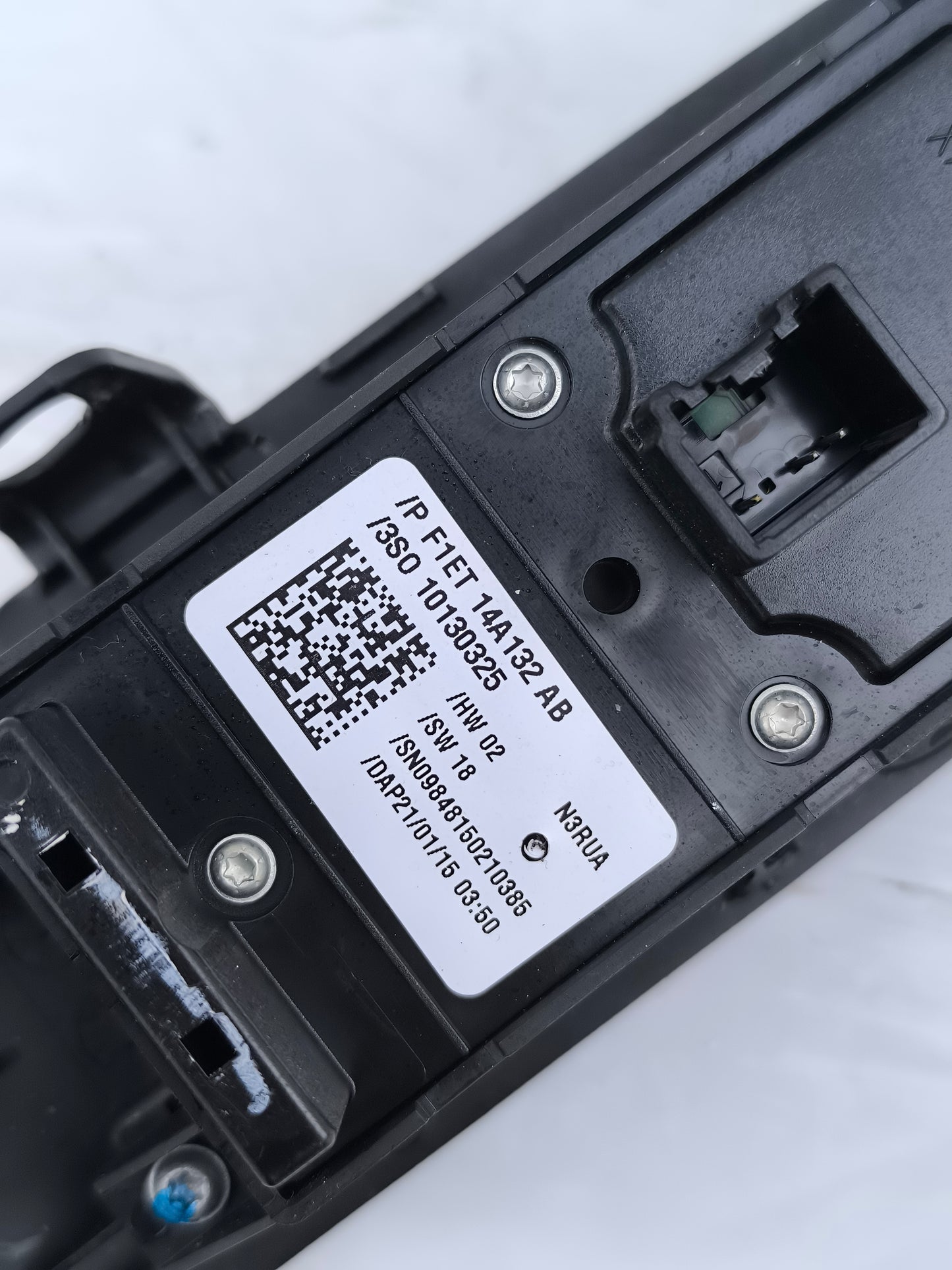 Pulsantiera anteriore sx Ford Focus anno 2015 cod. F1ET14A132AB 3 Pin ecoAG7456