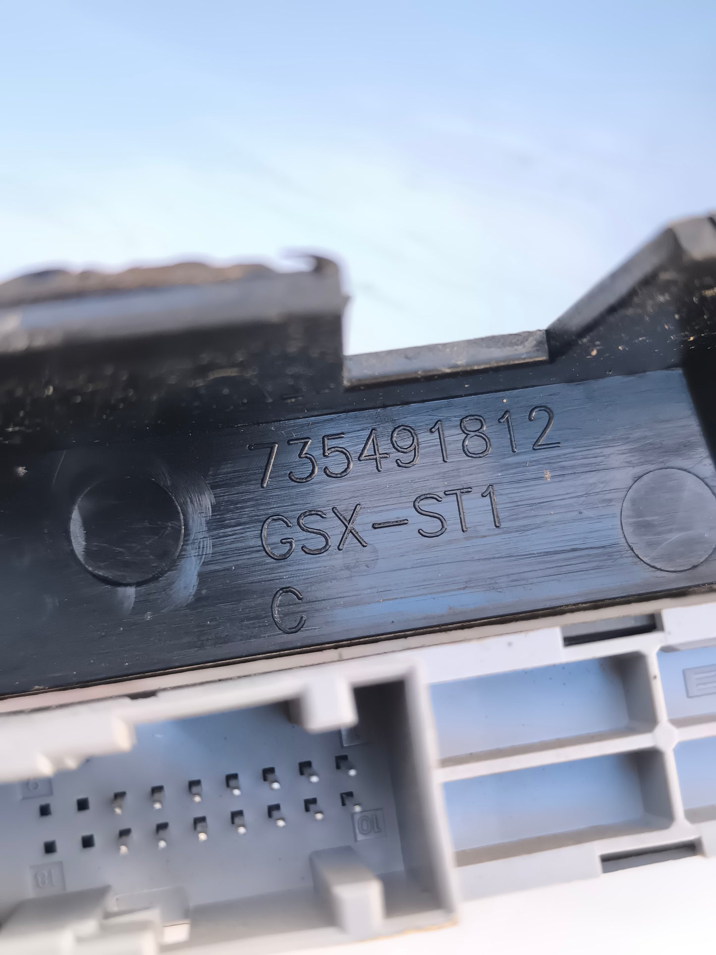 Cornice centrale completa di pulsantiera Fiat New Panda cod. 735491812 ecoAG7481