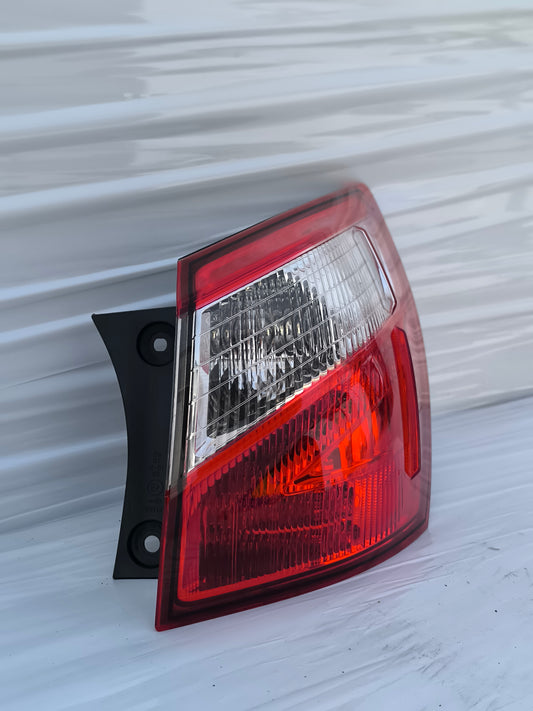 Fanale posteriore esterno dx Nissan Qashqai 2013 ecoAG7922