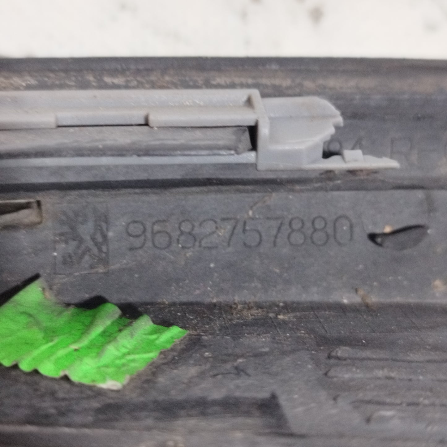 Modanature parabrezza laterali Peugeot 3008 2011 Cod: 9682757980 ecoAC9901