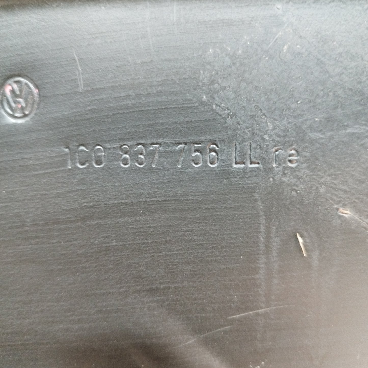 Gepäckträger vorne rechts für Volkswagen New Beetle 2001, Code: 1C0837756LL ecoAC8640