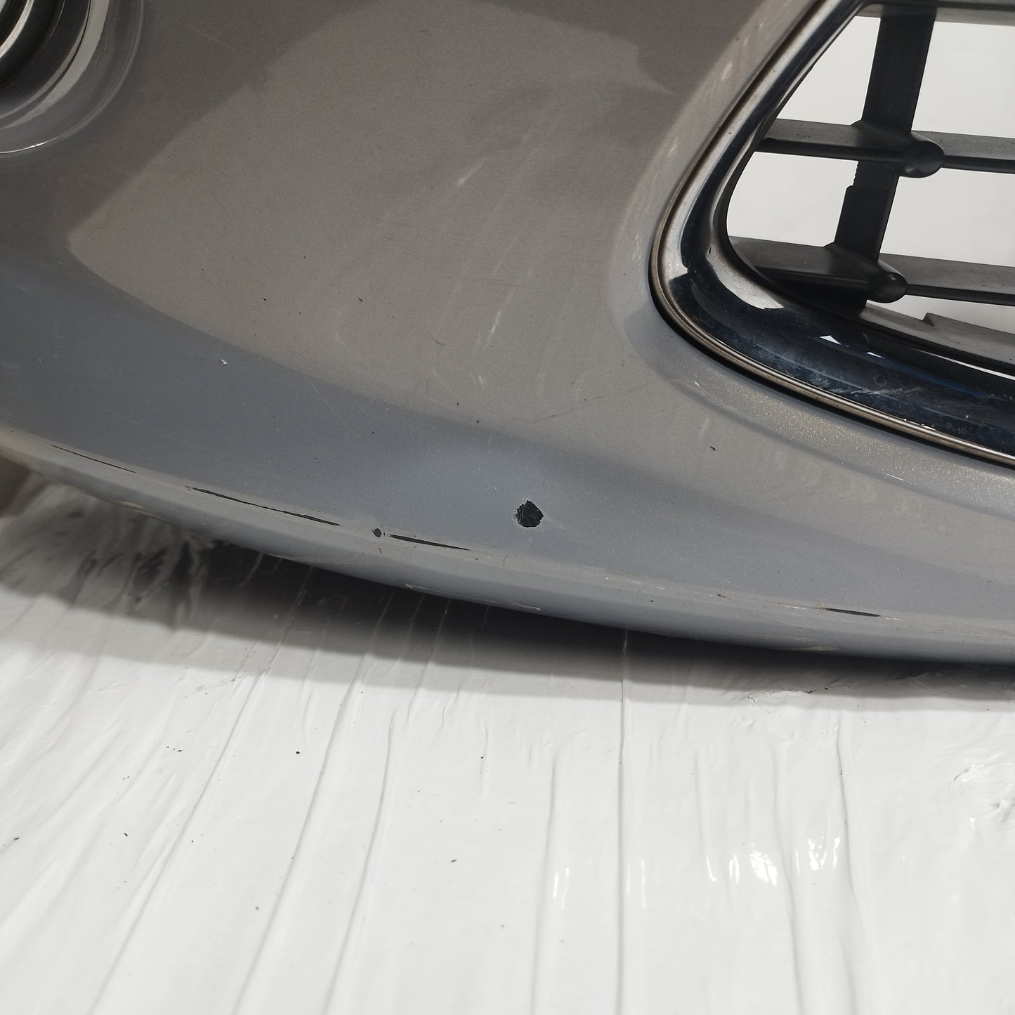 Paraurti anteriore grigio Ford Fiesta 2010 ecoAC14194