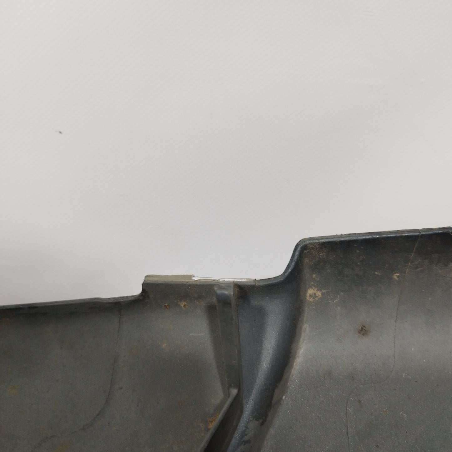 Peugeot 107 2012 ecoAC10828 Heckstoßstange in Metallic-Grau