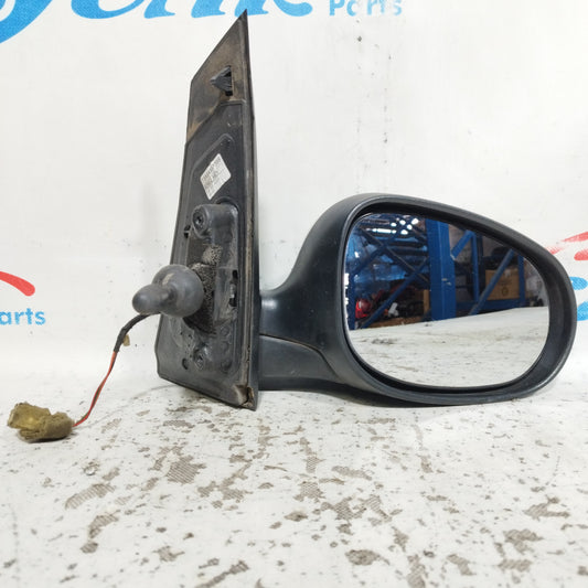 Ford KA 2014 ecoAC9436 weißer rechter vorderer manueller Außenspiegel