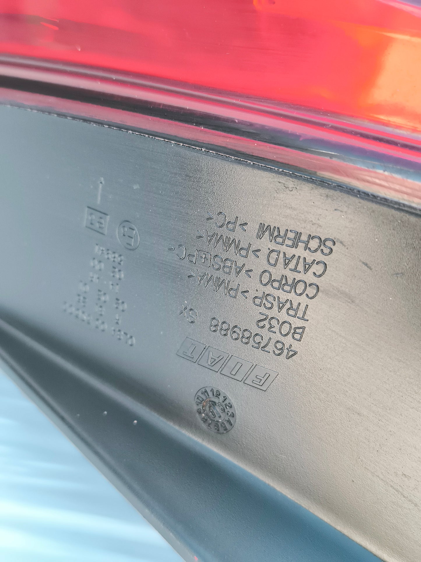 Linke Rückleuchte Fiat Stilo Limousine Baujahr 2005 Weißer Pfeil ecoAG7426