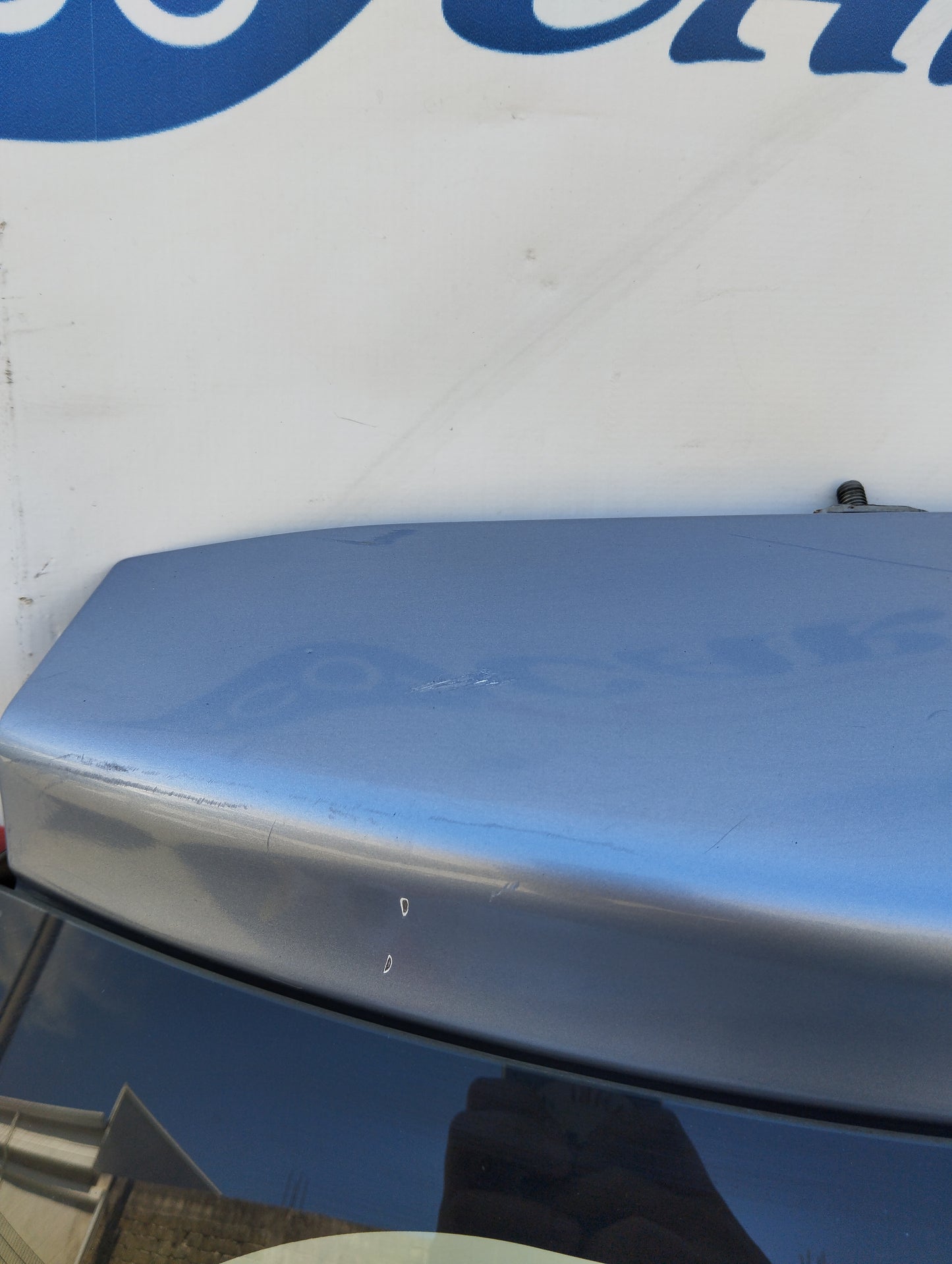 Toyota Yaris 2013 ecoAG5319 hellblaue Heckklappe