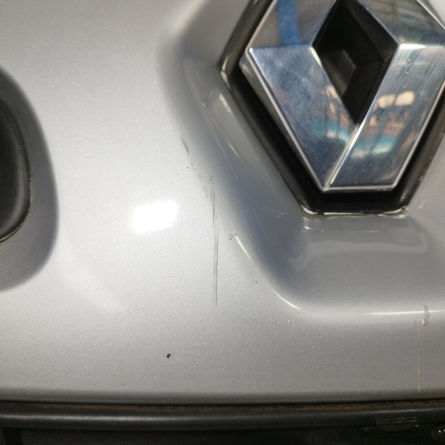 Front bumper silver grey Renault Clio 2007 ecoAC10075