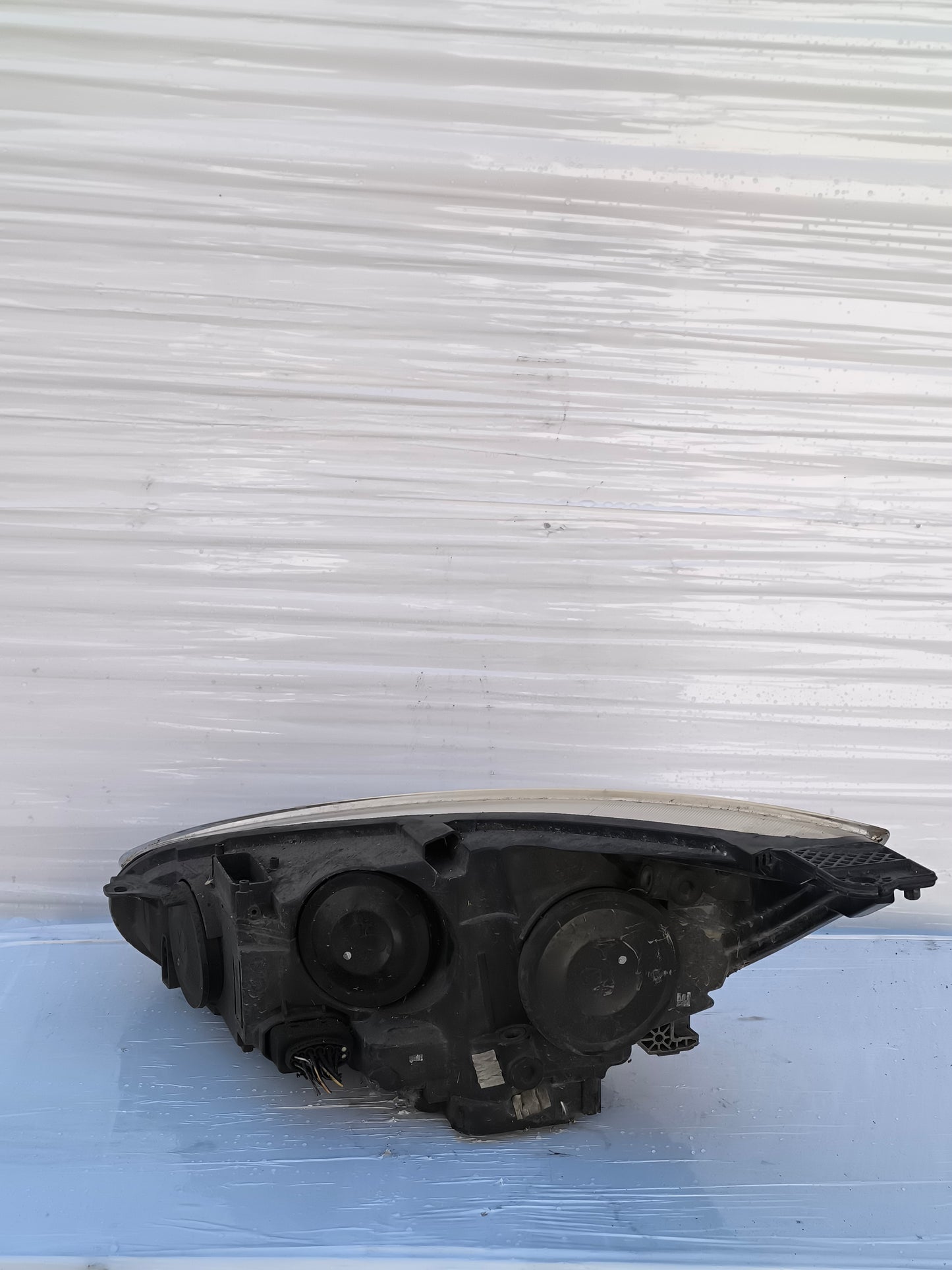 Kompletter Ford Focus 1.5 TDCI, Baujahr 2015, weiß, ecoAG7470 (Stoßstange leicht zerkratzt - Motorhaube hat eine kleine Delle)