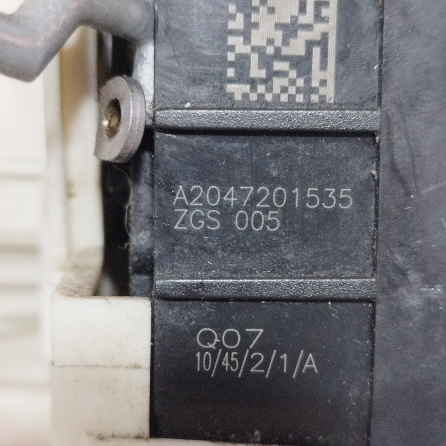 Front left lock Mercedes C-Class W204 2010 Code:A2047201535 ecoAC11118