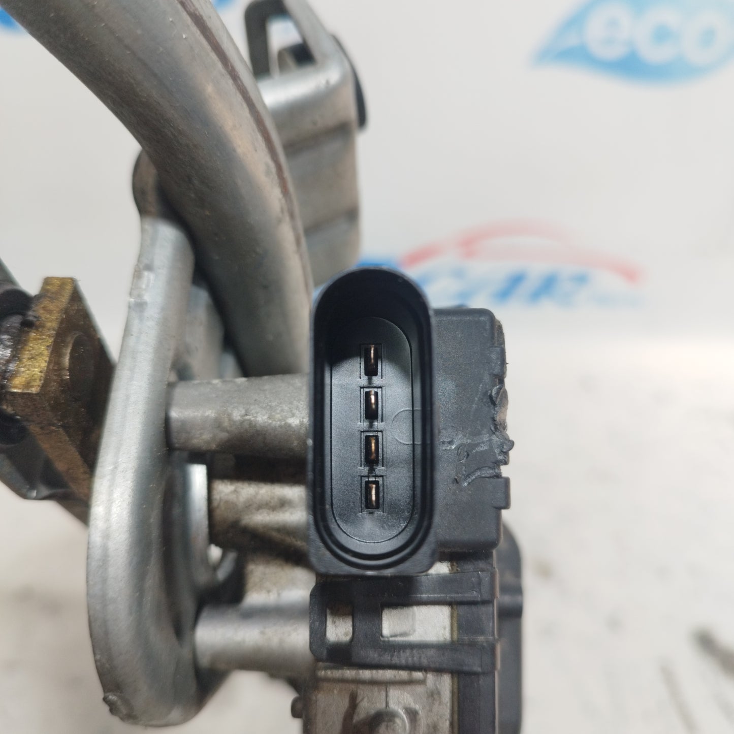Volkswagen Passat 2003 Front Windshield Wiper Motor 4 Pin Code: 3b1955113d ecoAC8681