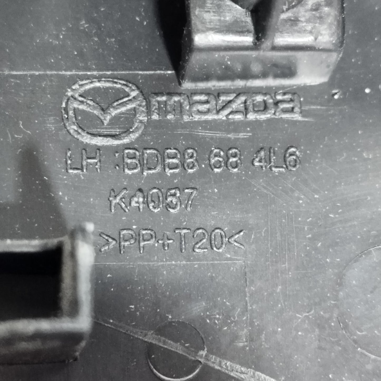 Pulsantiera alzacristalli anteriore sx Mazda 3 II serie 2009-2013 cod: BDB8684L6 ecoAC16213